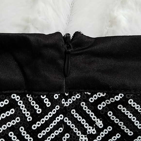 •Forever 21• black & white sequin skirt•Med. - Picture 5 of 16